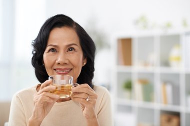 Organik Bitkisel çay bayanla