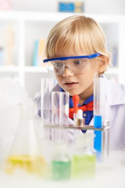 İle kimyasal reaksiyon şaşırttı