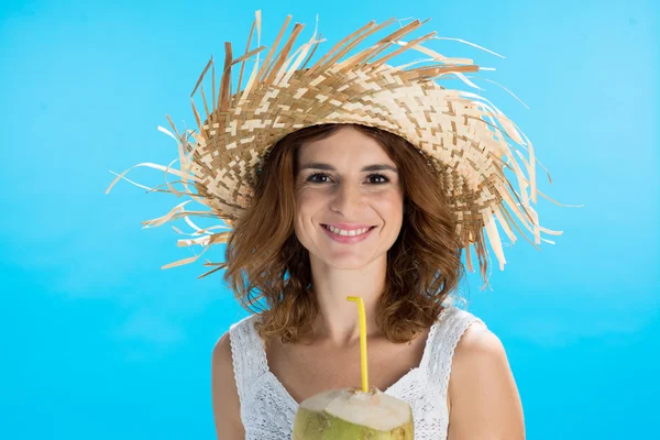 Mujer con sombrero de paja — Foto de Stock
