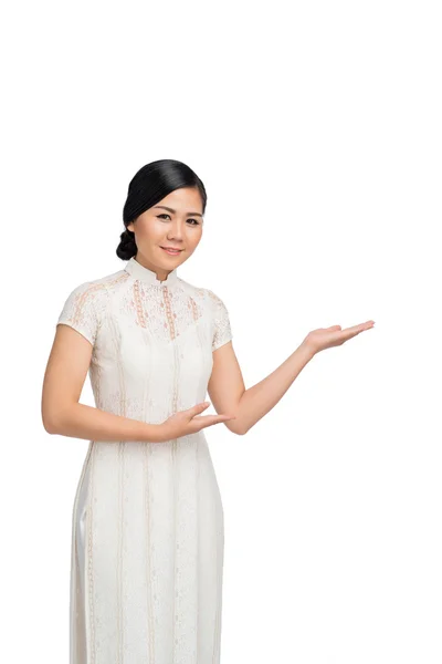 Aziatische vrouw nodigen u binnen — Stockfoto