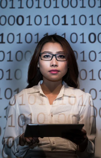 Female programmer decoding information — Stock Photo, Image