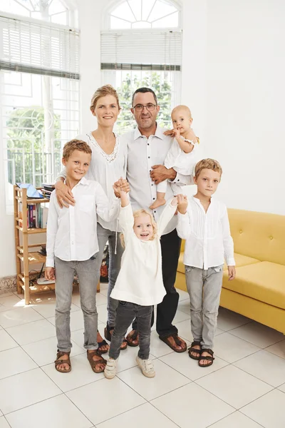 Cheerful large family — Stock Photo, Image