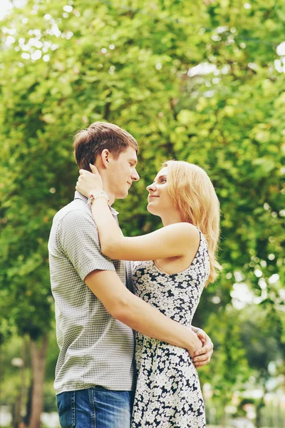 Young couple in love hugging — Stock Photo, Image