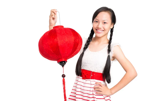Sonriente chica asiática con linterna roja — Foto de Stock