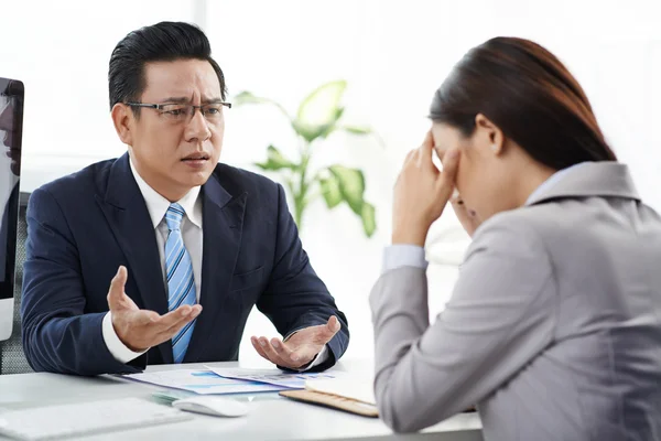 Infeliz con el trabajo de asistente — Foto de Stock