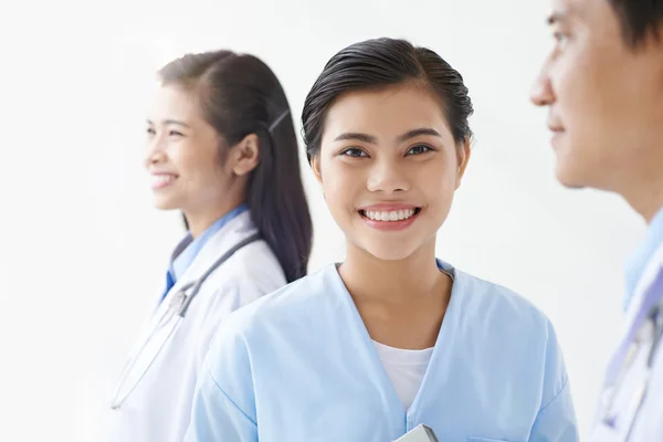 Enfermera bastante sonriente —  Fotos de Stock