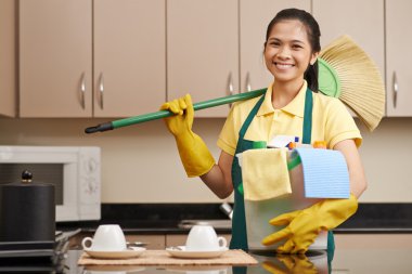 Kız temizlemek için hazır