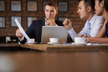 başlangıç fikirleri tartışmak