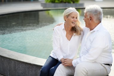 Son sınıf aşığı çift.