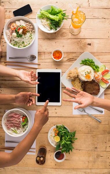 Vietnamese business lunch — Stock Photo, Image