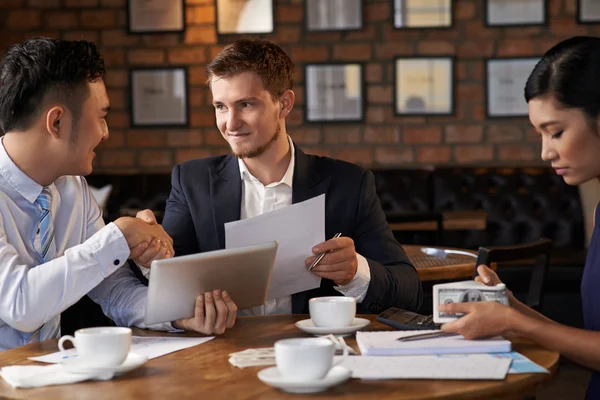 Congratulazioni per il successo dell'affare — Foto Stock