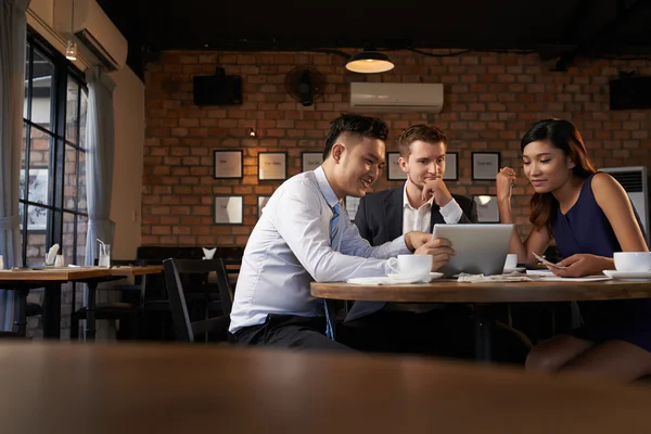 Sharing business ideas — Stock Photo, Image