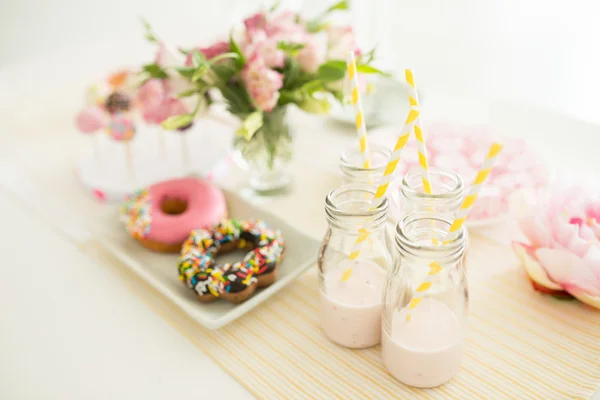 Botellas de cóctel dulce — Foto de Stock