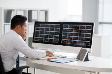 Finansal analist monitörler arıyorsunuz