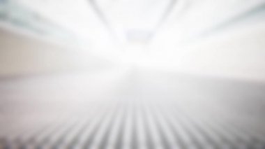 Yavaş ileri hareketli,