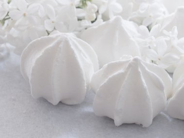 Beyaz kremalı kurabiye