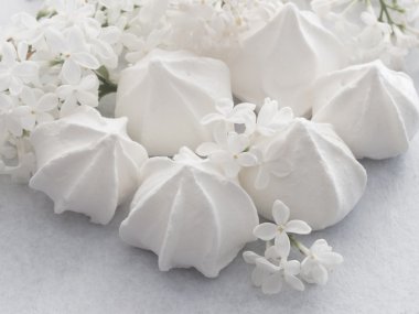 Beyaz kremalı kurabiye