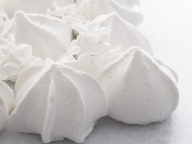 Beyaz kremalı kurabiye