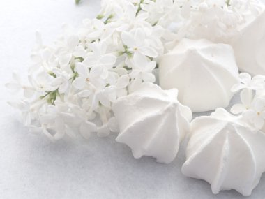 Beyaz kremalı kurabiye