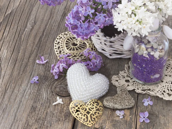 Concepto de amor con flores lila —  Fotos de Stock