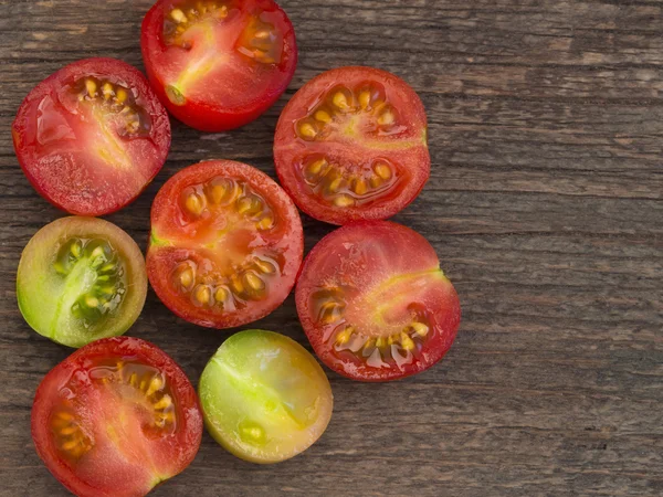 Fresh cherry tomatoes — Stock Photo, Image