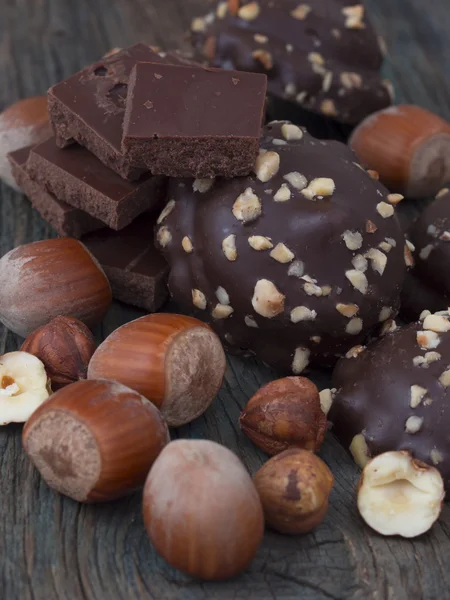 Chocolate with hazelnuts — Stock Photo, Image