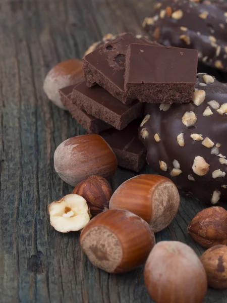 Chocolate with hazelnuts — Stock Photo, Image