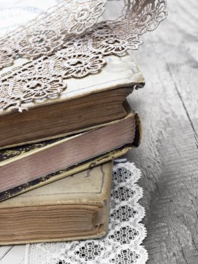 retro tarzı eski kitaplar