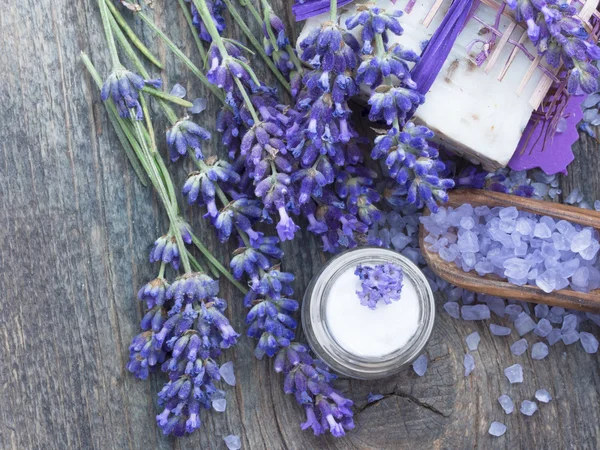 Lavendel spa arrangemang — Stockfoto