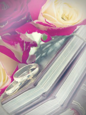 Evlilik yüzükleri.