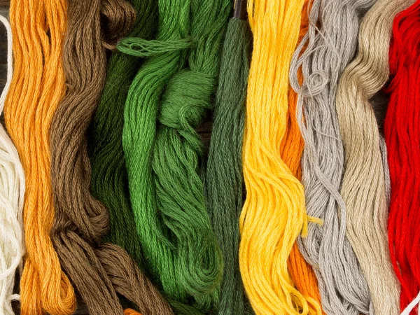 Kolorowe nici z bliska — Zdjęcie stockowe