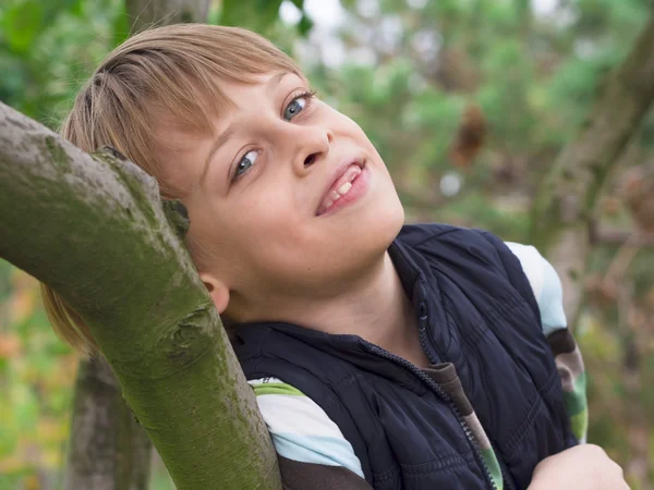 Niedliches Jungen-Porträt — Stockfoto