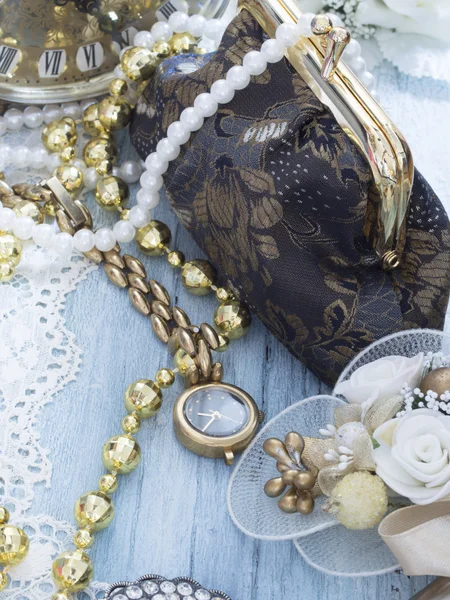 Kvinnliga accessoarer och smycken — Stockfoto