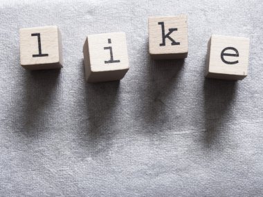 Ahşap harflerin yapılan kelime gibi