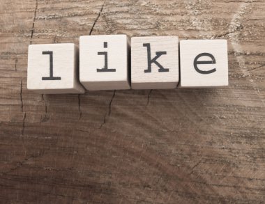 Ahşap harflerin yapılan kelime gibi