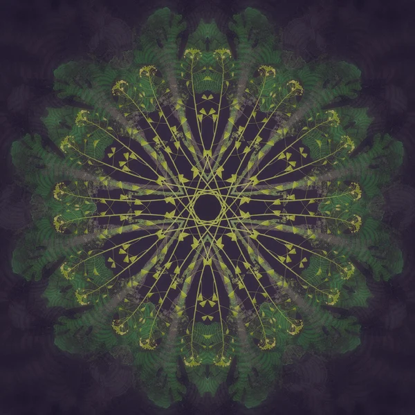Yeşil çiçek Mandala mavi arka plan ile. Dekoratif yuvarlak çiçek desenli. — Stok fotoğraf