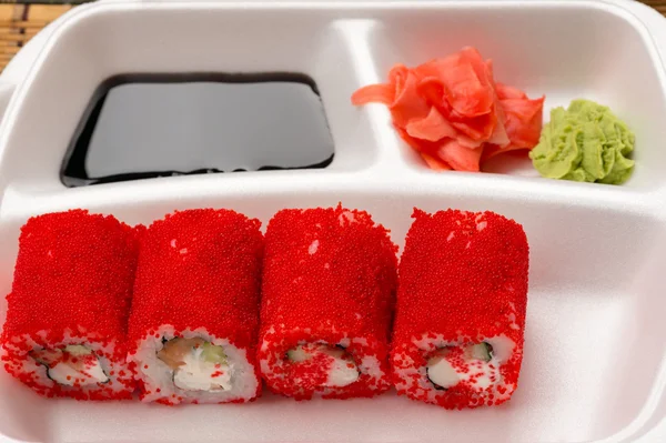 红色的寿司卷在白板 — 图库照片