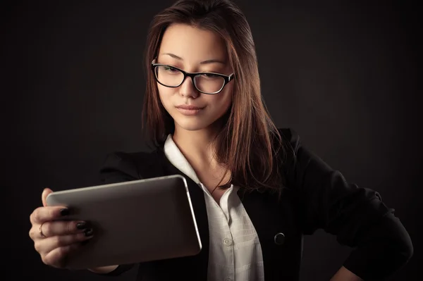 Beautiful Korean teenager girl making selfie — Stock Photo, Image