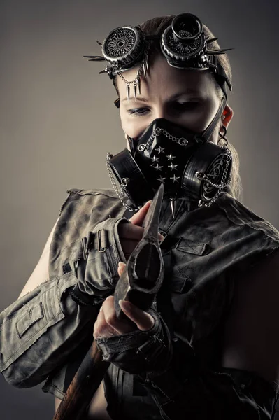 Brutal Woman Steampunk Mask Axe — 图库照片