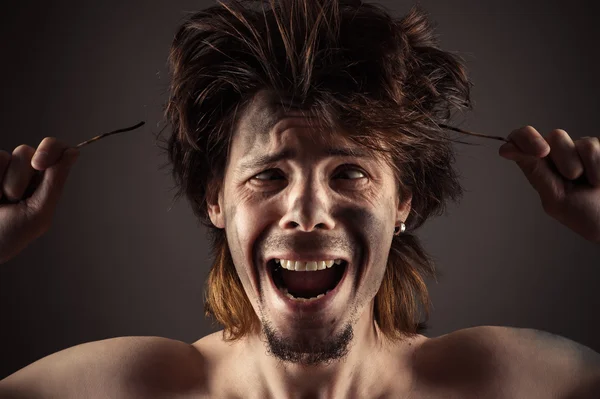 Człowiek w szoku przez działanie energii elektrycznej — Zdjęcie stockowe