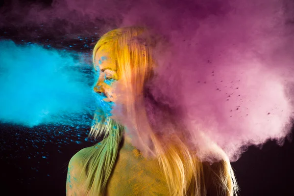 Woman in bright colors Holi — Stockfoto