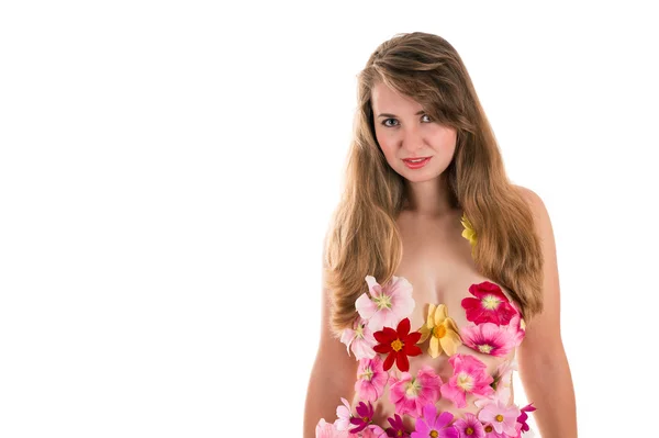 Mooi meisje in jurk van bloemen — Stockfoto