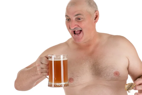 Stående vuxen man med en öl i handen — Stockfoto