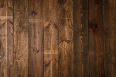 Tahta kutuda ayı var.