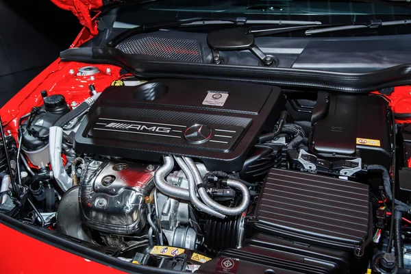 Mercedes-Benz A45 AMG motor.