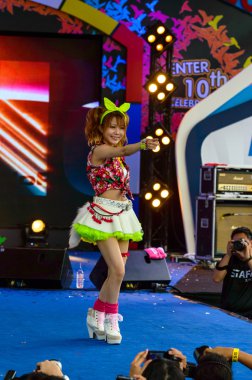 Japonya festa Bangkok 2014 yılında lovendor grubundan Tanaka reina (vokal lideri)