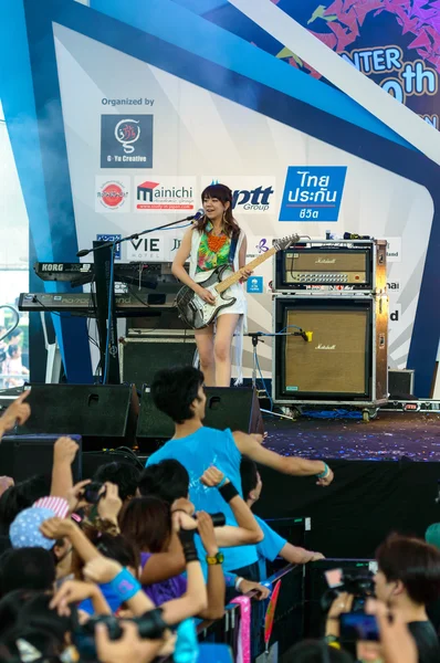 Uozumi Yuki (Guitar) from LoVendor Group in Japan Festa in Bangkok 2014 — Stock Photo, Image