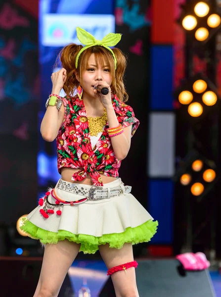 Tanaka Reina (Vocals Leader) del Gruppo LoVendor in Giappone Festa a Bangkok 2014 — Foto Stock