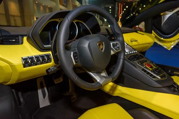 BANGKOK - JUNE 24 : Inside of Lamborghini on display at Bangkok — Stockfoto