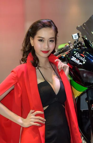 Unidentified model with Monster Energy Yamaha motorcycle. — Stock Photo, Image